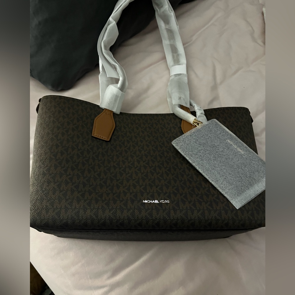 Michael kors purse.